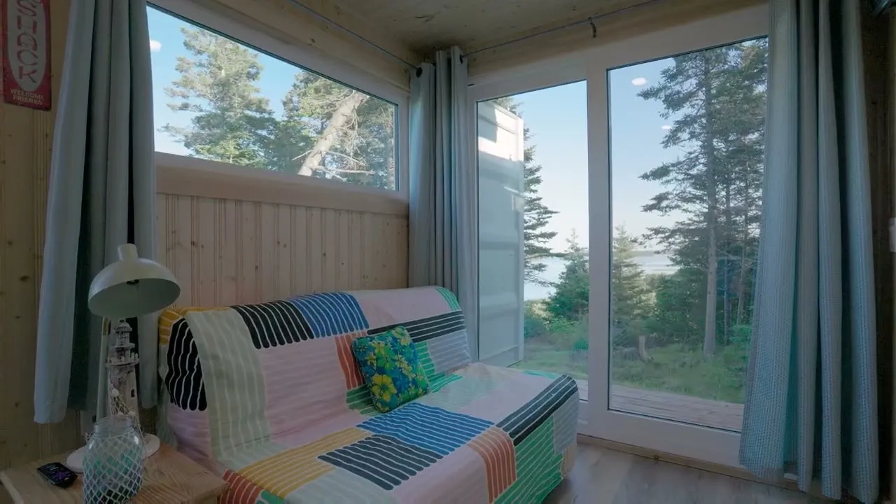 Preview frame from the Surf Shack video tour.